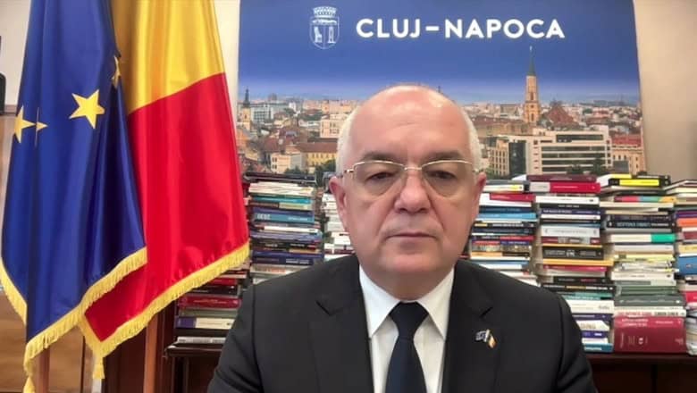 Măsurile cu care vine PNL la negocierile pentru guvern: Reforma administrativă, reducerea numărului de parlamentari și legea salarizării unitare, anunță Emil Boc