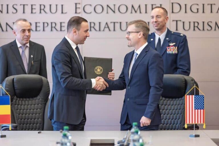 Parteneriat apărare: România și SUA vor produce muniție NATO pentru artilerie și pentru tancuri Abrams