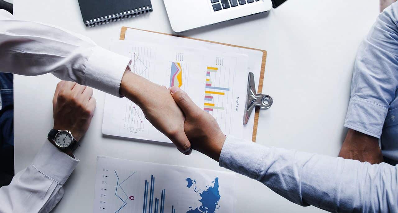 Ecosistemul de Startup-uri – România coboară 4 locuri în clasamentul global, deși marile orașe au poziții bune datorită universităților. Problema: „Accesul la capital în stadiu incipient e limitat în România”. Provocarea mare: Retenția talentelor