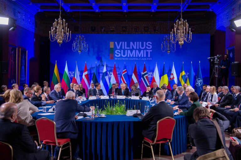 Declarația finală a Summitului B9: „Rusia – cea mai importantă amenințare directă. Ne îndreptăm spre atingerea unui nivel de cel puțin 5% din PIB pentru apărare”. Drumul Ucrainei spre aderarea la NATO – „ireversibil”