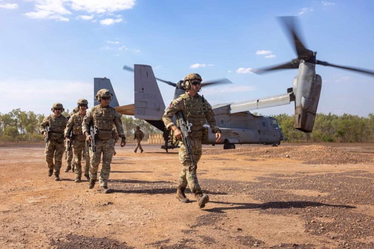 Marea Britanie schimbă strategia de apărare și va investi în drone și război digital, după modelul Ucrainei. Forțele armate – mai letale, nu mai numeroase