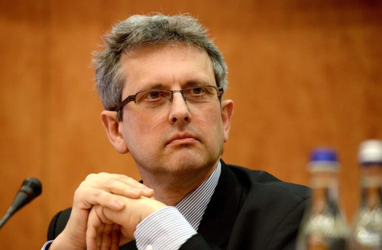 Valentin Lazea, BNR: În perioada 2008-2024, productivitatea muncii a crescut de 1,7 ori, salariul brut de 4,9 ori, iar pensia medie de 4,5 ori / Populism, lipsă de cultură economică și bias cognitiv