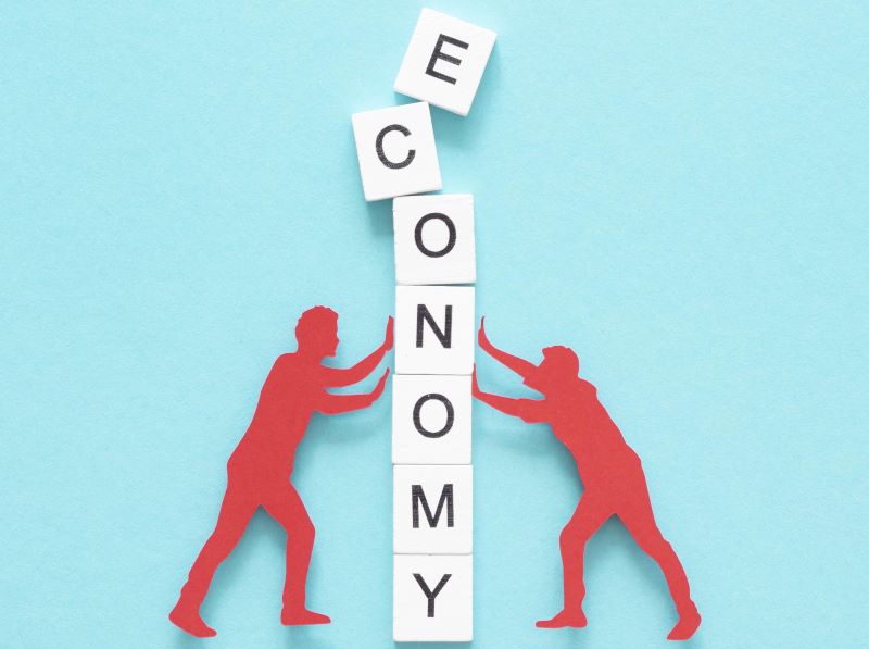 Datele PIB din primul trimestru confirmă structura fragilă a creșterii economice/ Revizuiri drastice ale prognozelor: „Perspectivele sunt umbrite de pachetul de consolidare fiscală”