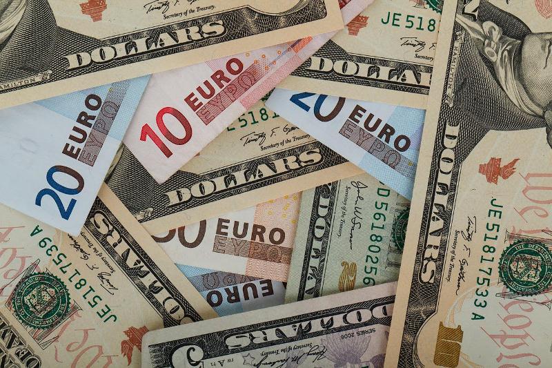 Aurul devansează euro în topul activelor de rezervă de la nivel global. Rolul internațional al monedei euro în comerțul global