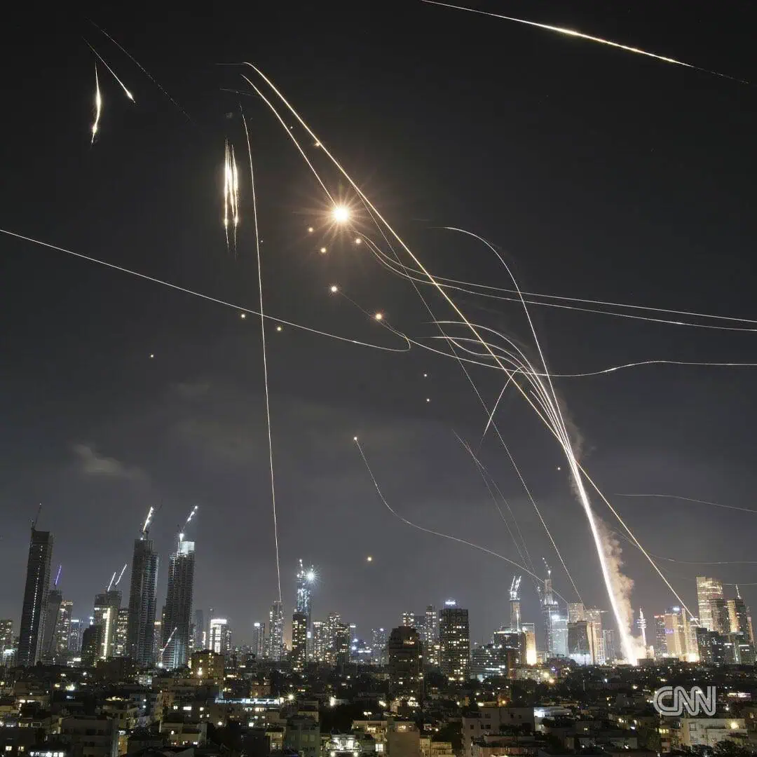 Live / Conflictul Israel-Iran ia amploare: Iran a răspuns în cursul nopții cu valuri de rachete care au ajuns la Tel Aviv și Ierusalim – Israelul ripostează deja. Ambasadorul Israelului în SUA: ”Suntem în război cu un regim hotărât să obțină puterea nucleară”. ONU – ședință a Consiliului de Securitate