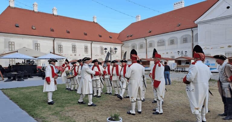 Uniforme noi pentru Garda Cetății Alba Carolina