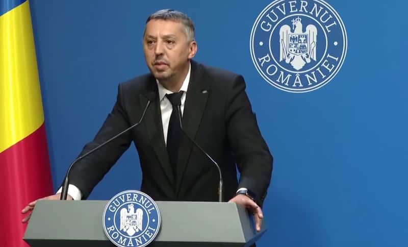 Daniel David: Încercăm să creştem numărul de copii necesar ca o unitate şcolară să aibă personalitate juridică – de la 300 la 500. S-ar elibera 900 de poziţii de director