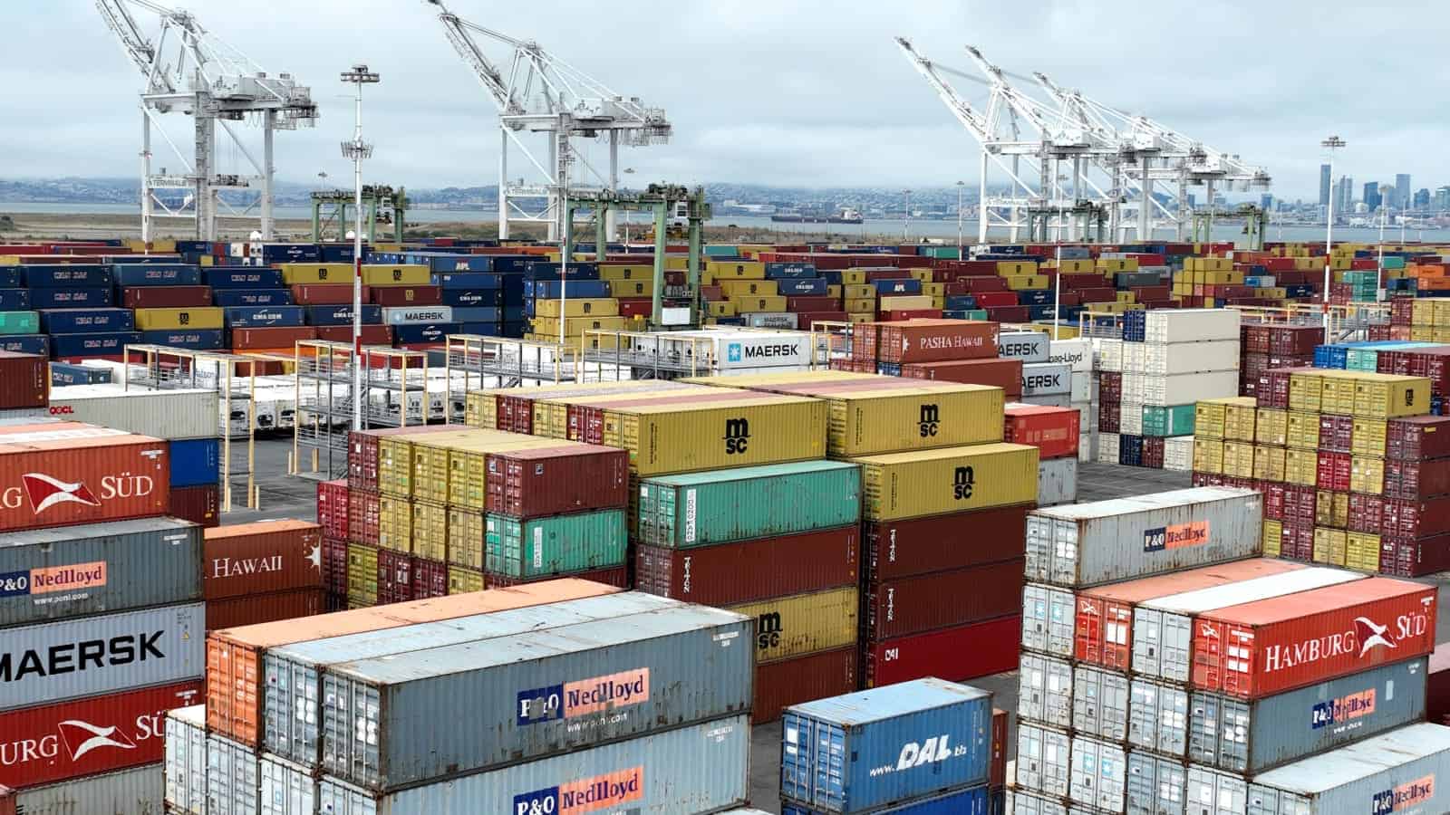 Donald Trump a trimis scrisori cu noile tarife vamale către 14 țări – Japonia și Coreea de Sud care vor avea taxe de 25%