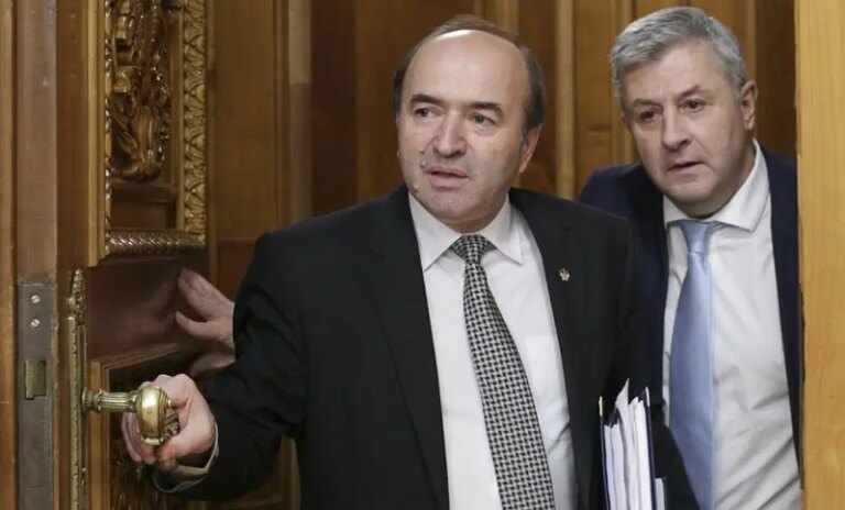 După judecători, și procurorii își apără pensiile; magistrații arată spre politic: “modificările legislative aberante” din 2018 au fost o “invitație la pensionare”