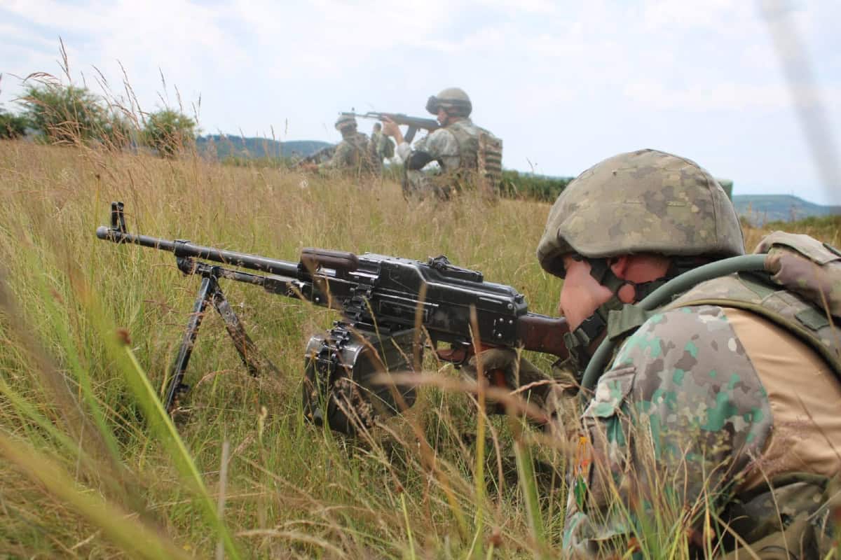 „ReArm România”- MApN pregătește achiziția a 200.000 de arme la standarde NATO și 246 de mașini de luptă pe șenile