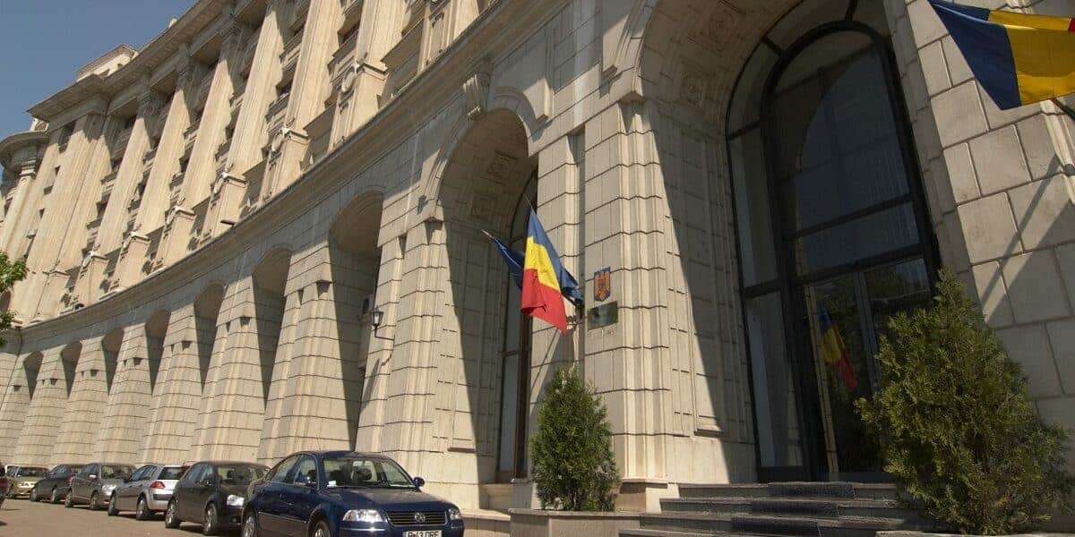 Schimbare de filosofie: O listă de proiecte finanțabile prin parteneriat public-privat, în pregătire la guvern. Pilonul II de pensii ar putea fi cel mai mare investitor