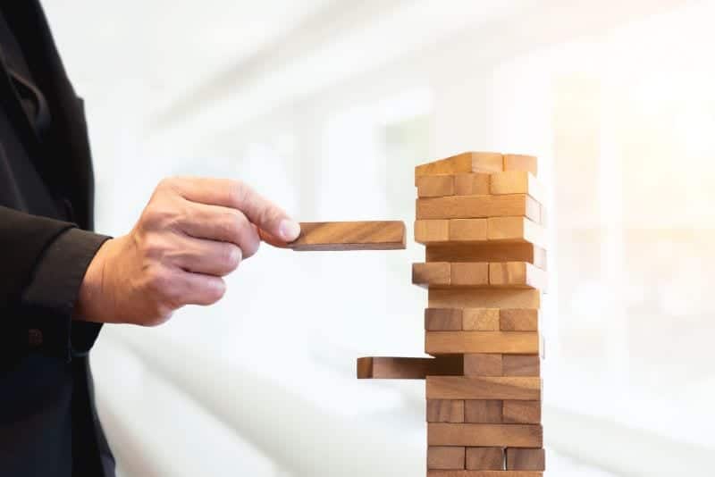 Dobânzile ne-au ajuns din urmă – datoria publică crește doar din costul finanțării. Prețul leilor a ajuns la valori record