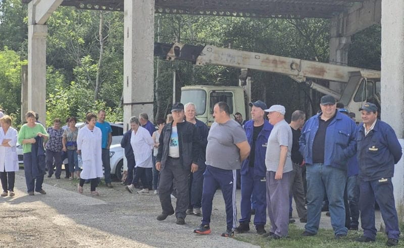 Grevă spontantă la Fabrica de Explozivi din Făgăraș; Sindicatele din industria militară radiografiază problemele sectorului