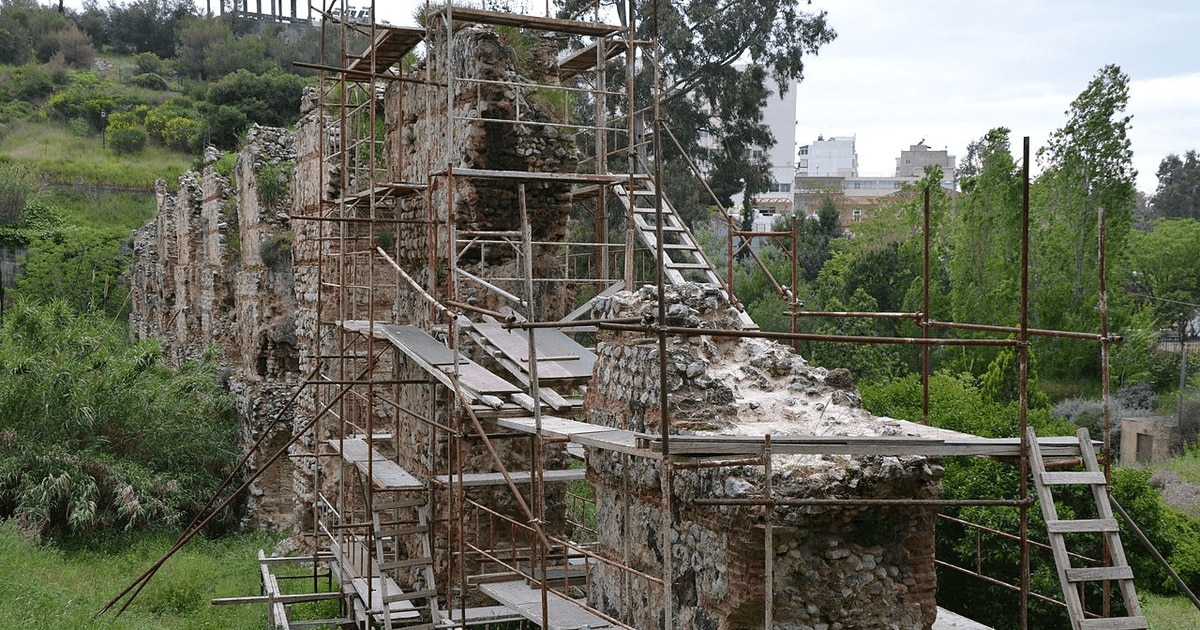 Atena, forțată să redeschidă un apeduct roman, din cauza secetei