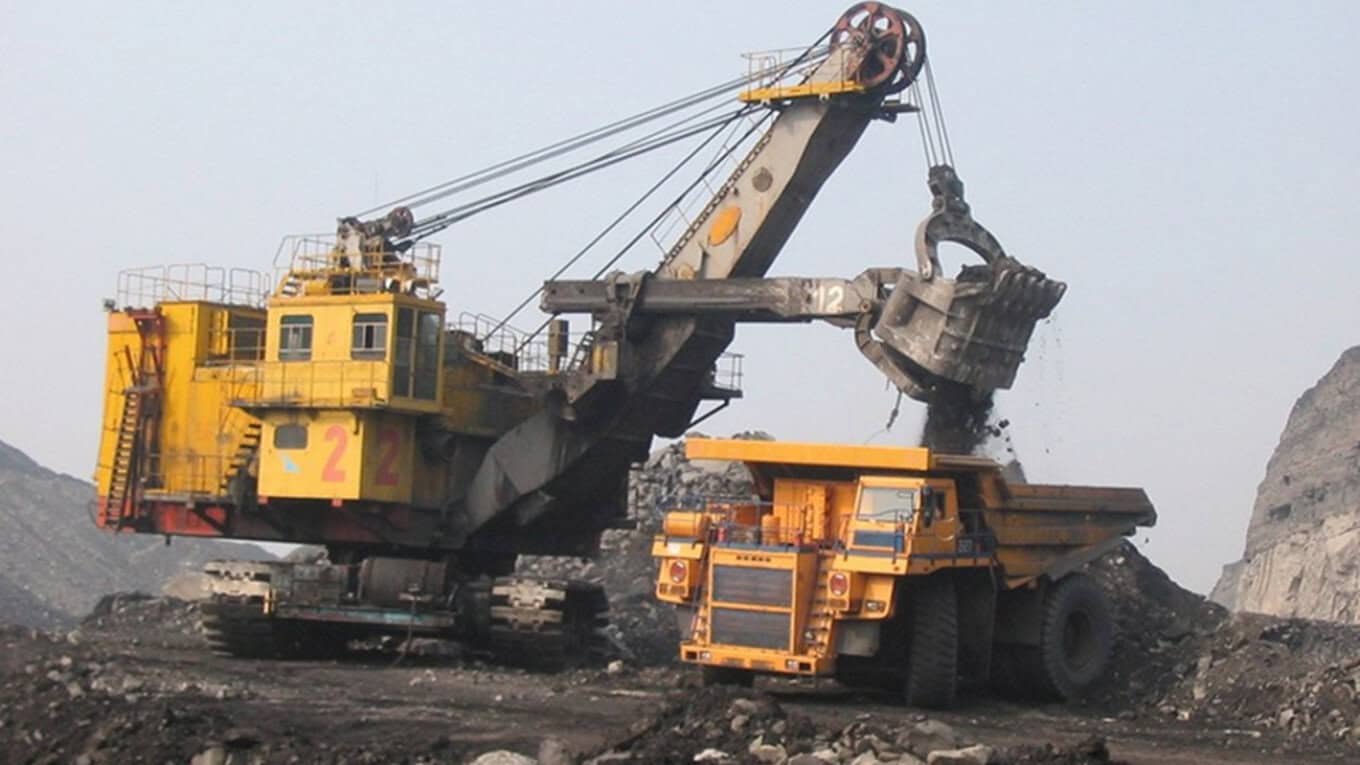 Cărbunele a murit – Trăiască cărbunele! An e an, statele deschid sute de noi mine