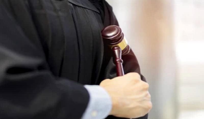 Legea pensiilor speciale – proiectul oficial: Pensionare la vârsta standard – vechime minimă de 35 de ani – pensia netă, limitată la 70% din venitul net al ultimei luni de activitate / Judecătorii CCR, exceptaţi