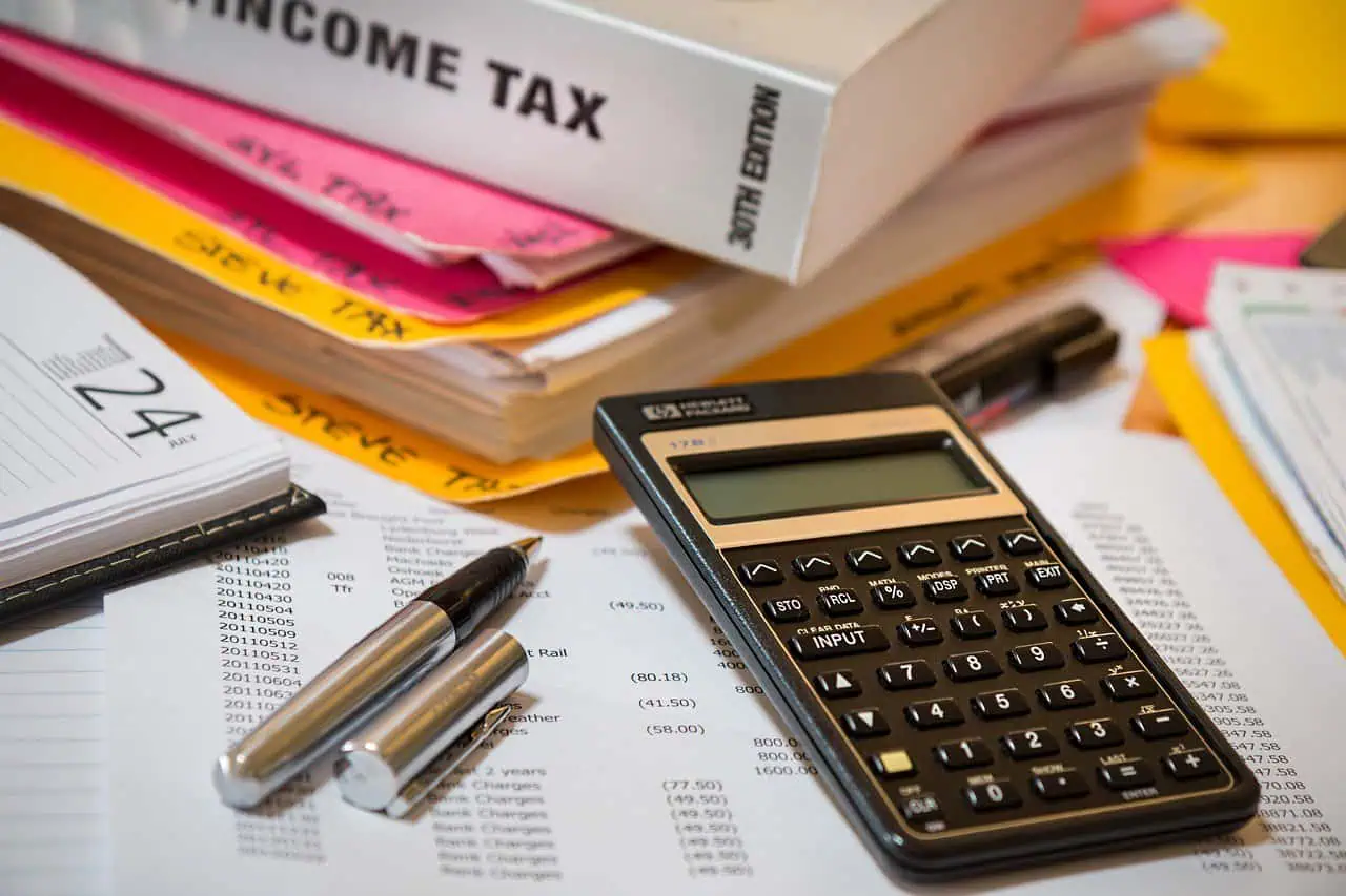 Impozitul pe cifra de afaceri (IMCA) afectează mai mult companiile românești decât multinaționalele