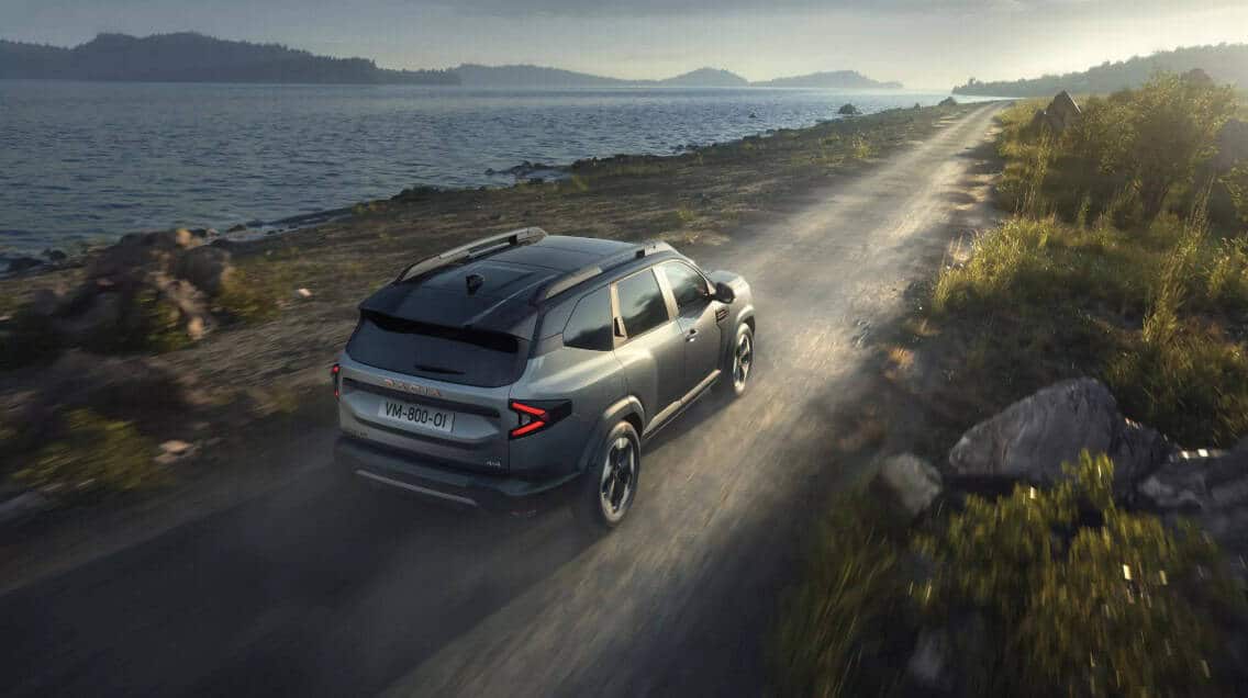 Dacia anunță noile motorizări pentru Duster și Bigster, cu o premieră mondială: Sistem hibrid 4×4 ce combină propulsia pe benzină și GPL cu propulsia electrică