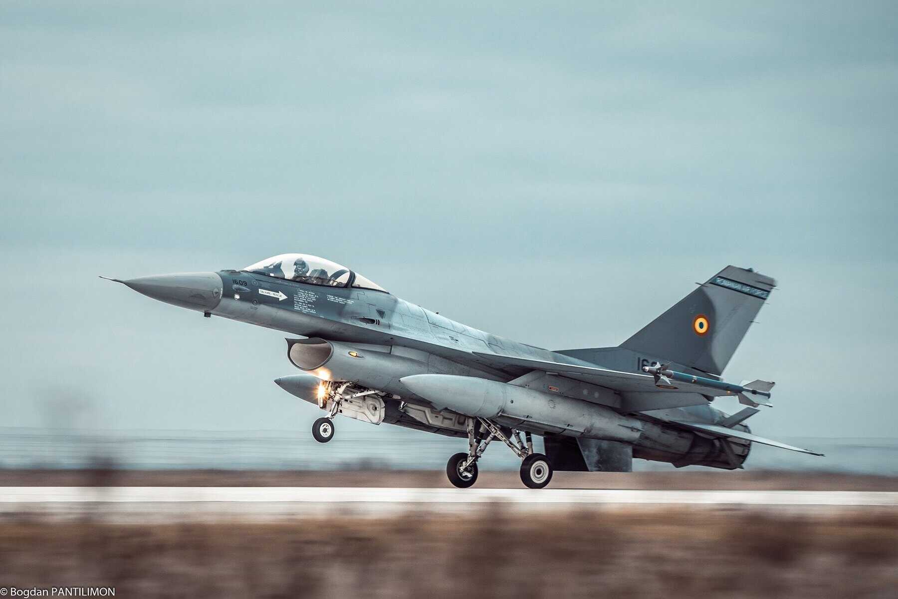 Nouă provocare rusească: O dronă a încălcat spațiul aerian al României, a pătruns 10 km în județul Tulcea și a operat 50 de minute / Armata a ridicat de la sol două F-16 au urmărit drona / Explicațiile Ministrului Apărării