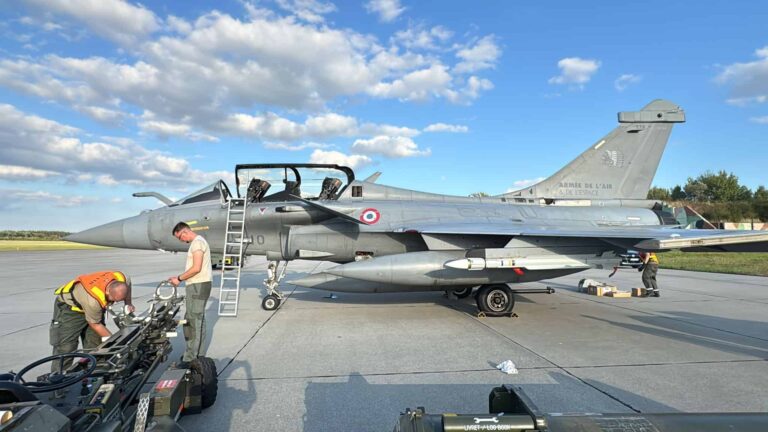 Video / Santinela Estică a ajuns în Est: Avioanele franceze Rafale au făcut deja prima operațiune de poliție aeriană în Polonia – Mesaj al NATO către Rusia: avioane care în mod normal poartă încărcătură nucleară