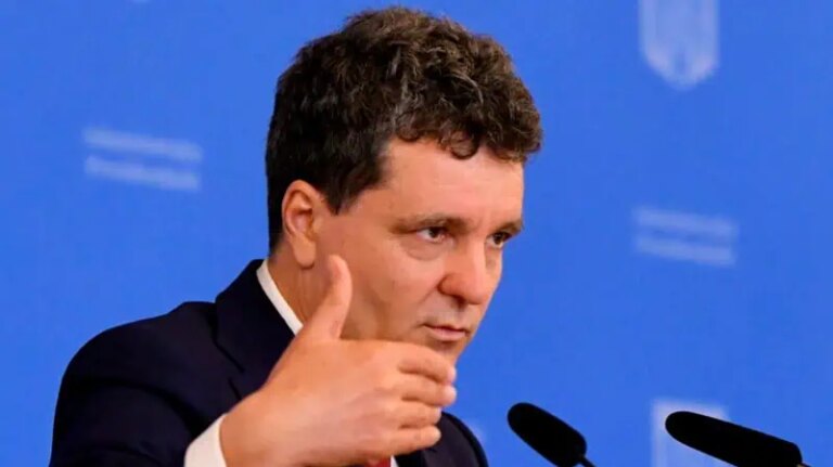 Rectificarea bugetară / Nicușor Dan: „O să asigure funcționarea statului în mod normal și asta înseamnă o trecere de la 7 deficit la 8,4”. Ministrul Nazare: menținem 150 mld. lei la investiții