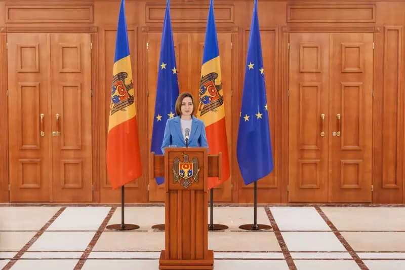 VIDEO / R. Moldova accelerează spre UE – Mesajul Maiei Sandu: Scenariul aderării în 2 pași – s-ar putea realiza în prima fază și fără Transnistria. Ea a sugerat și o eventuală decuplare de Ucraina