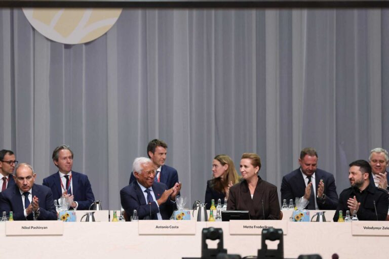 Video / Copenhaga – 47 de lideri de state și de guverne fac front comun împotriva pericolului rusesc – războiul hibrid este subestimat