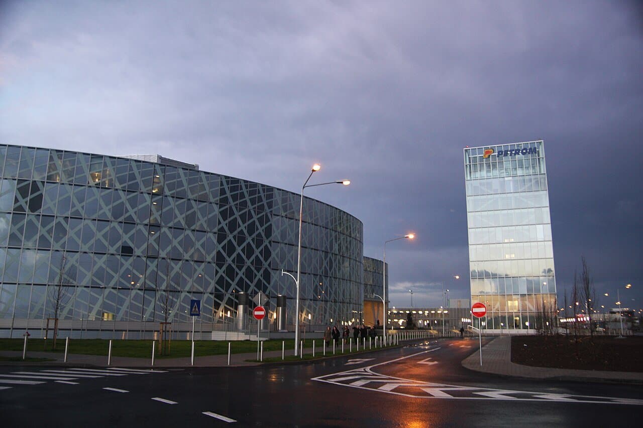 BVB are un nou lider – OMV Petrom a devenit cea mai valoroasă companie listată, devansând Hidorelectrica la închiderea de vineri