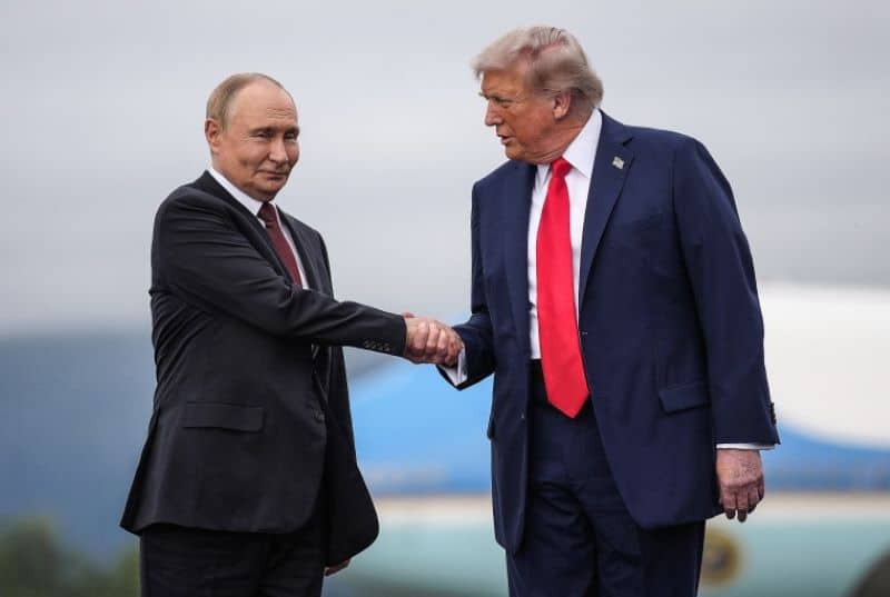 Summit Trump-Putin la Budapesta, în următoarele două săptămâni. Președintele SUA îl primește vineri, la Casa Albă, pe Zelenski