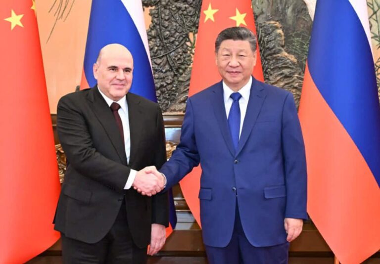 Premierul rus, întâlnire cu Xi: Beijingul și Moscova pregătesc un răspuns comun la sancțiunile anunțate de Donald Trump