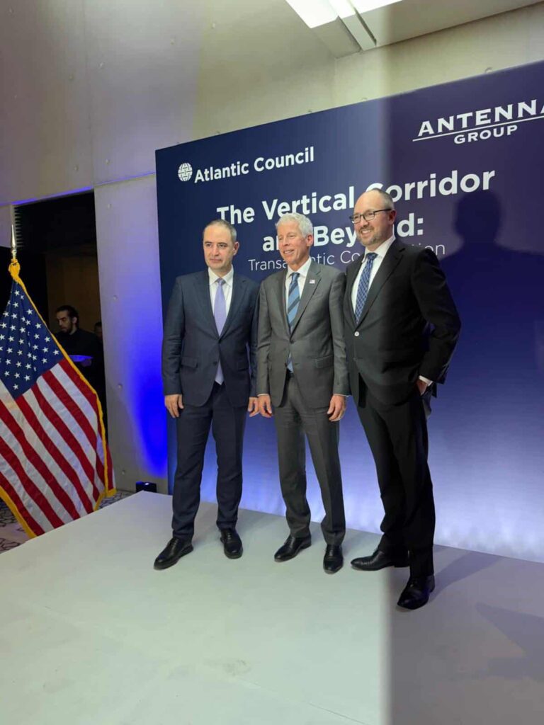 Europa de Est și Ucraina se rup de gazul rusesc: Urmează contractele pentru Coridorului Vertical de energie care va aduce gaz american și din Asia în inima Europei/ Transgaz, printre marii beneficiari