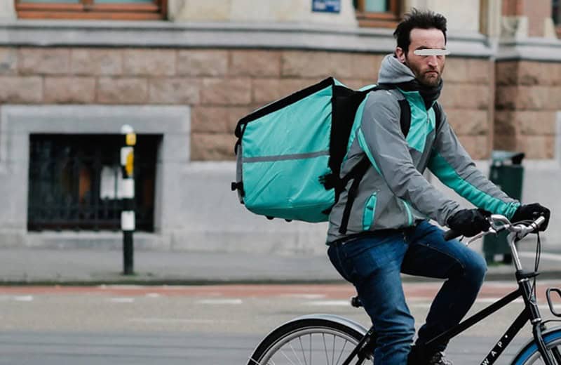 Crește o nouă industrie: Serviciile de livrare rapidă – cifră de afaceri de aproape 1 mld. euro, contribuție de 0,2% la formarea PIB