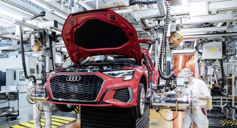 Patronatele germane din automotive avertizează că producția se confruntă cu cea mai gravă recesiune postbelică – al patrulea an consecutiv de contracție