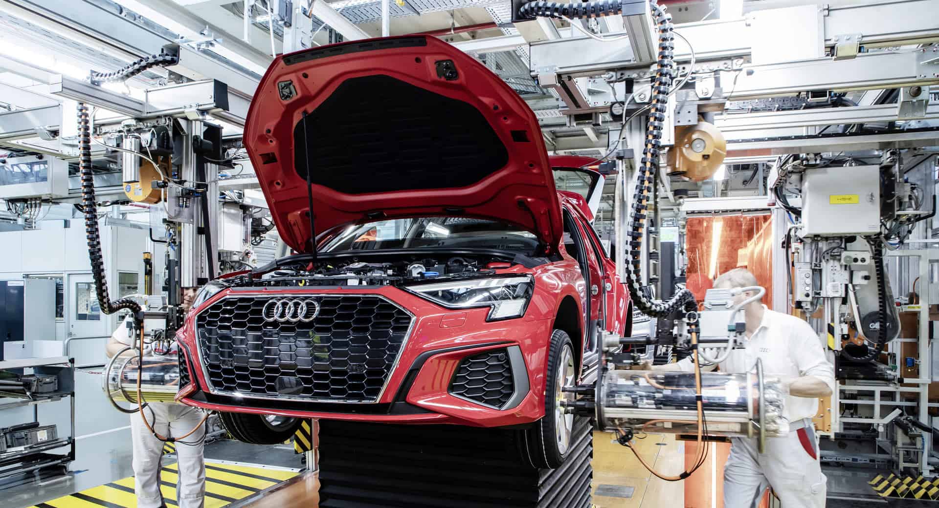 Patronatele germane din automotive avertizează că producția se confruntă cu cea mai gravă recesiune postbelică – al patrulea an consecutiv de contracție