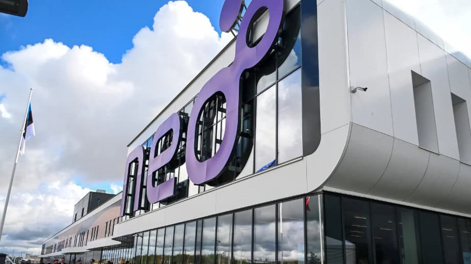 Video / Europa, pași de reducere a dependenței de China: Cea mai mare fabrică europeană de magneți și metale rare a început producția în Estonia