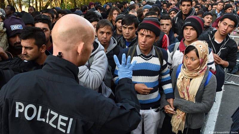 Statele UE aprobă Pachetul privind migrația: accelerarea returnărilor, centre externe și cote de preluare mai mici, instrumente de limitare a migrației ilegale