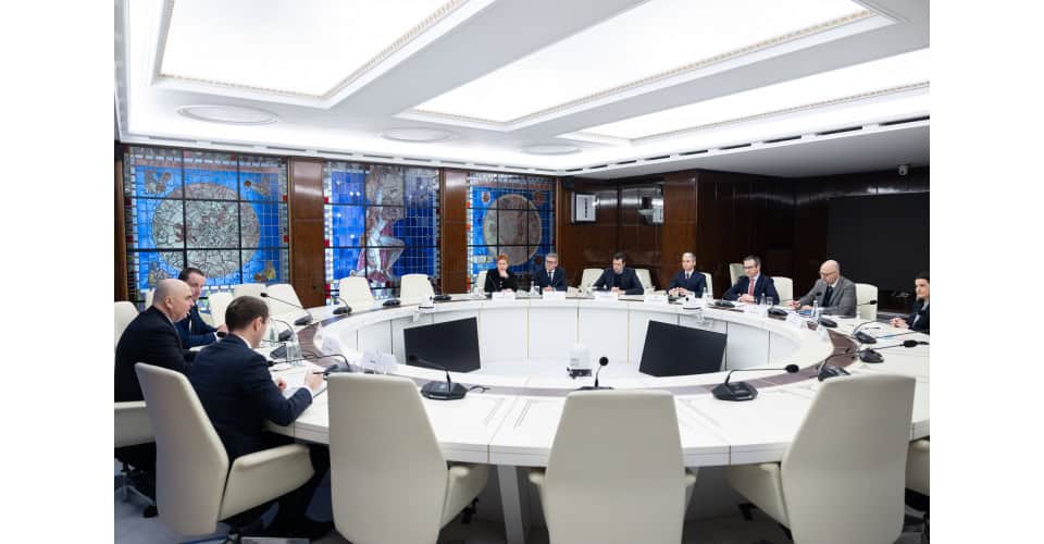 Opțiunile Guvernului pentru IMCA: Reducere la 0,5% din 2026 și anulare din 2027 – sau eliminare din 2026 și creșterea salariului minim / Ținta de deficit de la anul: 6,4% din PIB