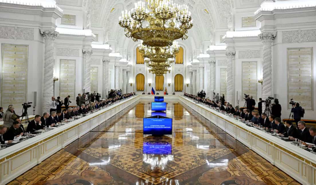 Kommersant: Putin, deschis la un schimb de teritorii cu Ucraina, dar vrea controlul total în Donbas. Ce a propus Zelenski