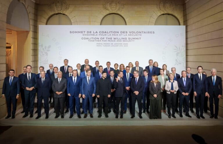 Garanții de securitate solide și de durată pentru Ucraina, anunțate la Paris. Franța și Marea Britanie s-au angajat trimită trupe după încetarea focului, iar SUA vor monitoriza respectarea acordului de pace. Cu ce va contribui România