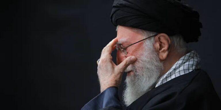 Marea criză a Iranului – Cum se prăbușesc unul câte unul pilonii Republicii Islamice, într-un declin început în 2018. Rusia și China sunt pe care să-și piardă marele aliat