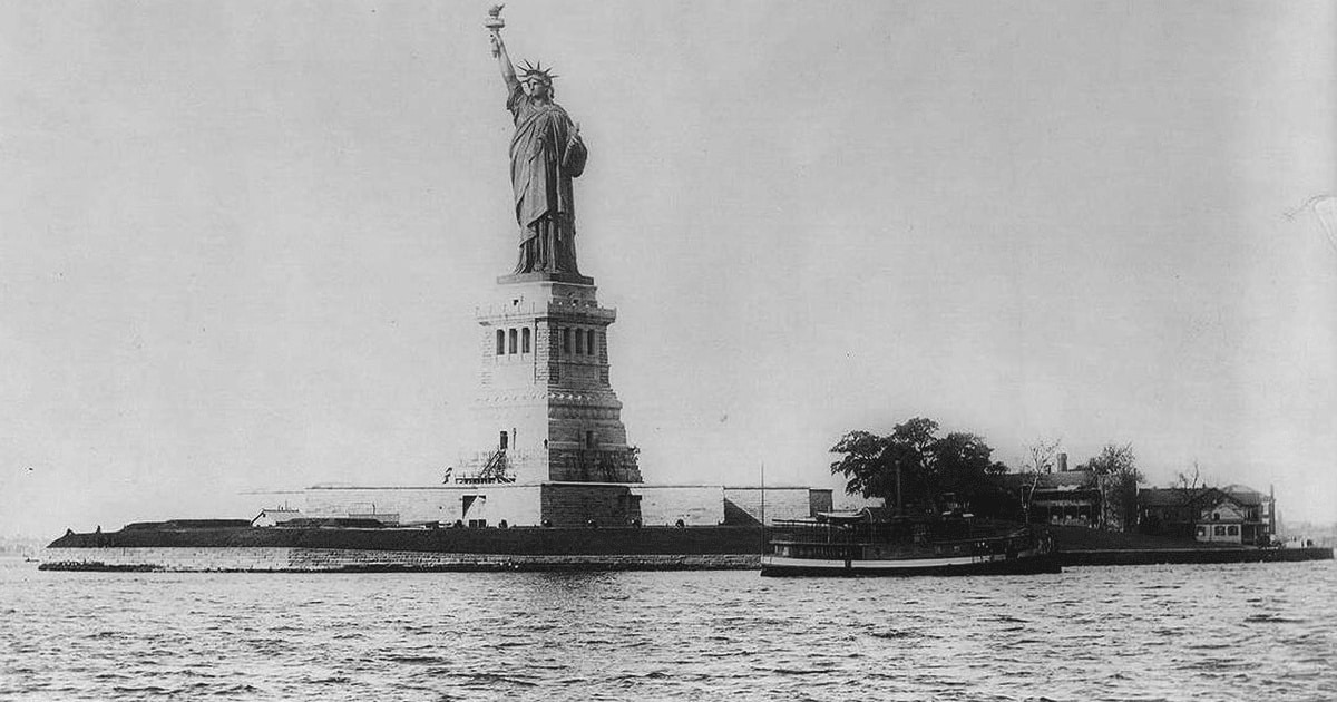 Câți români trăiau în America de Nord în urmă cu un secol?