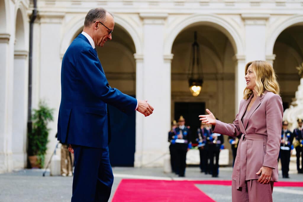 Analiză Politico – Noul cuplu de putere al UE: Merz-Meloni