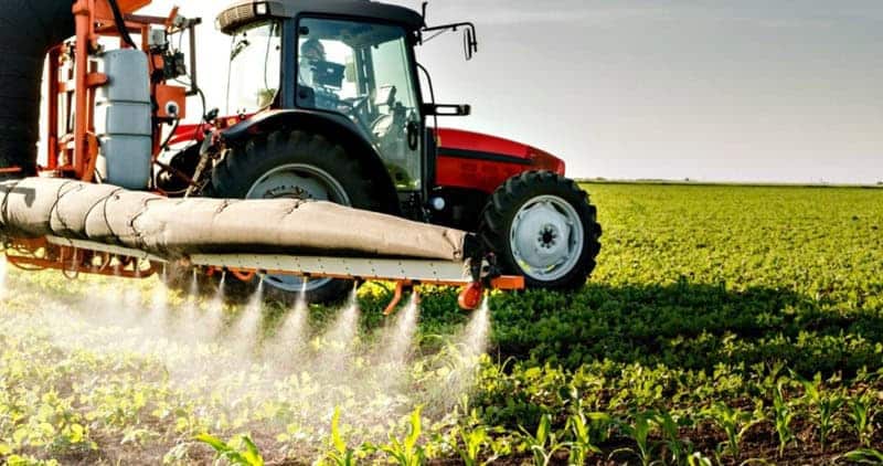 12 țări UE, printre care și România solicită Comisiei să excepteze îngrășămintele de la taxa la frontieră pe carbon: problema e impactul asupra agriculturii