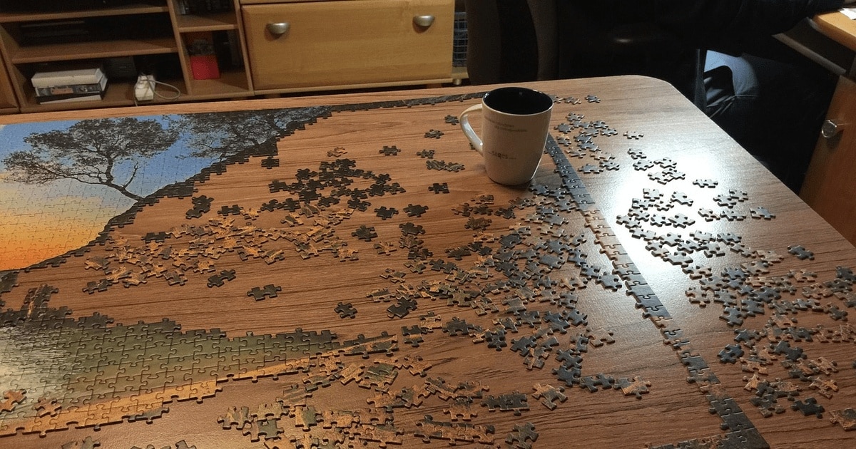 Jocul care unește generații : Puzzle-ul – istorie, curiozități și popularitate