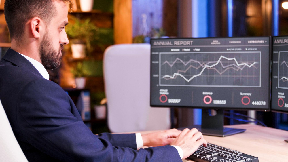 Raport EY – ”Bucătăria” pieței de fuziuni și achiziții din România: UK revine pe primul loc ca sursă de tranzacții inbound. „Internaționalizarea” businessurilor locale: volumul scade, dar companiile se aventurează pe piețe mai bogate