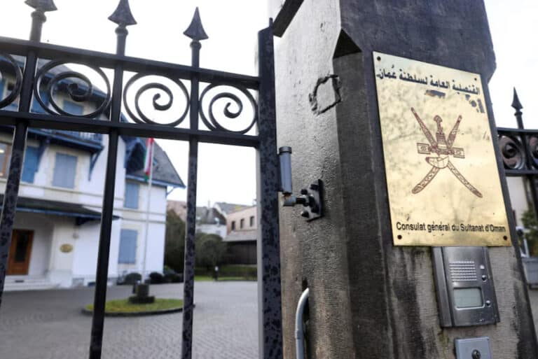 SUA negociază acordul nuclear cu Iranul „cu portavioanele pe masă” – Miza: controlul fluxului de petrol spre China și programul balistic al Teheranului