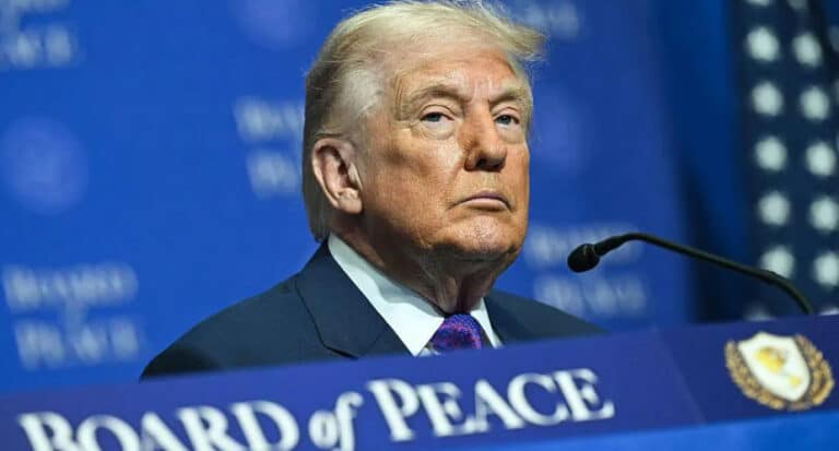 Donald Trump ar putea ordona lovituri limitate asupra Iranului pentru a forța acceptarea unui acord nuclear: Calculele administrației