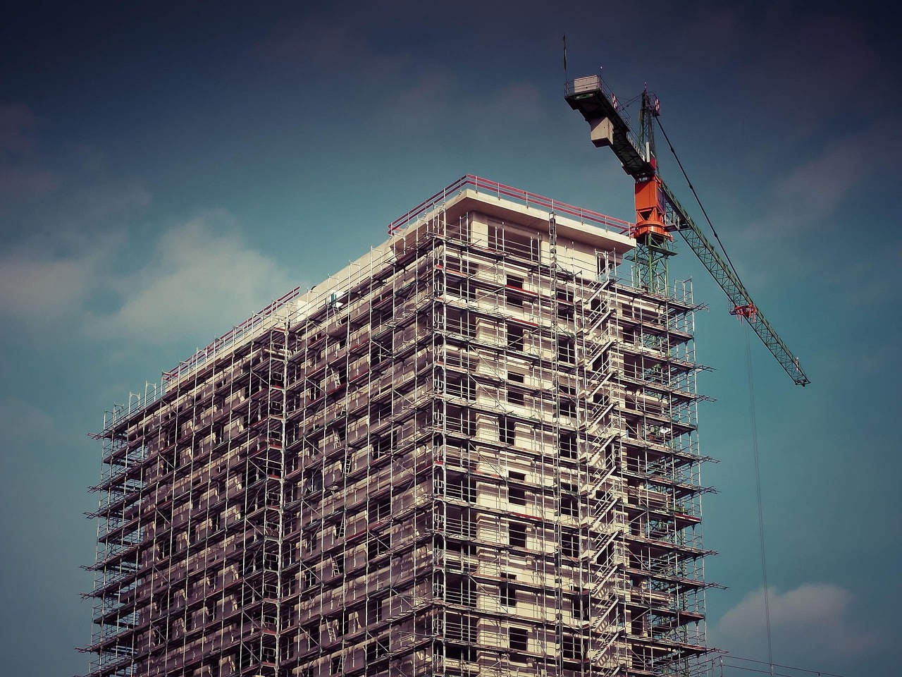 Volumul lucrărilor de construcții – creștere cu 8% în 2025 – A treia rată de creștere din UE, construcția de locuințe accelerând cu 11,4%