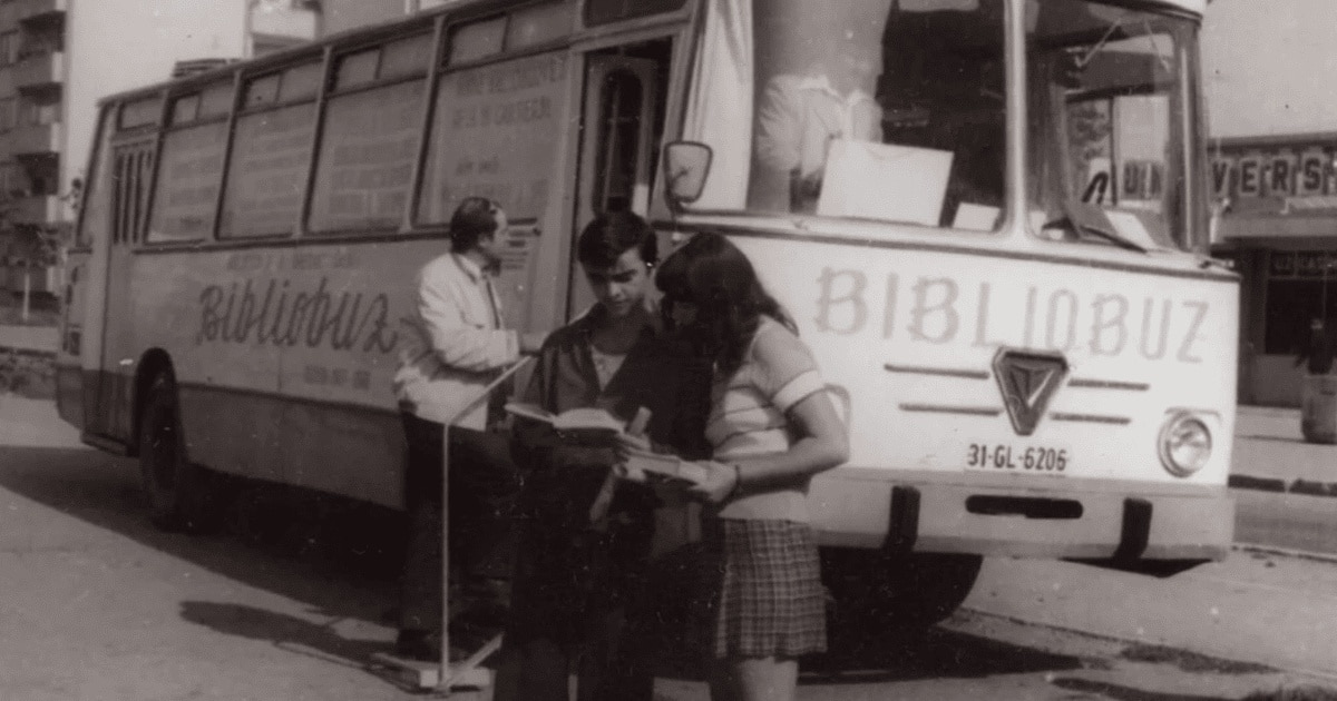 Povești din Bibliobuz, când cartea venea pe roți la cititori