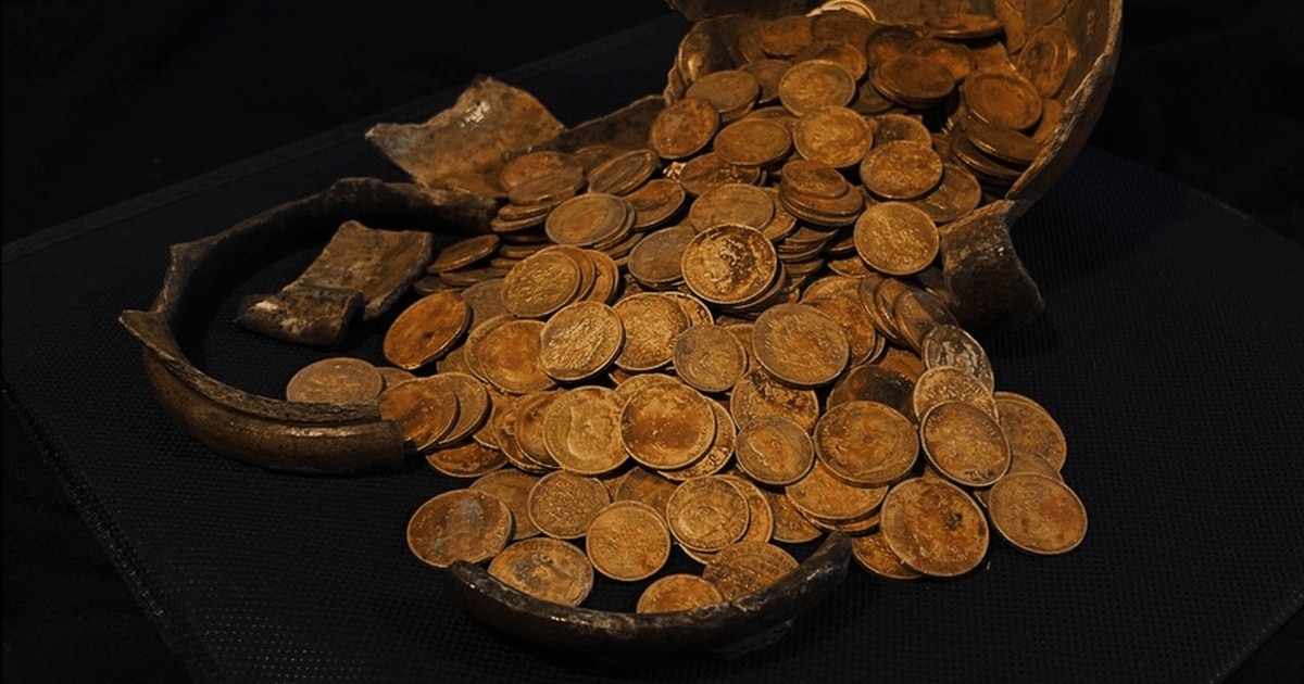 Tezaur de monede de aur din perioada Revoluției Ruse, descoperit în timpul construcției unei case